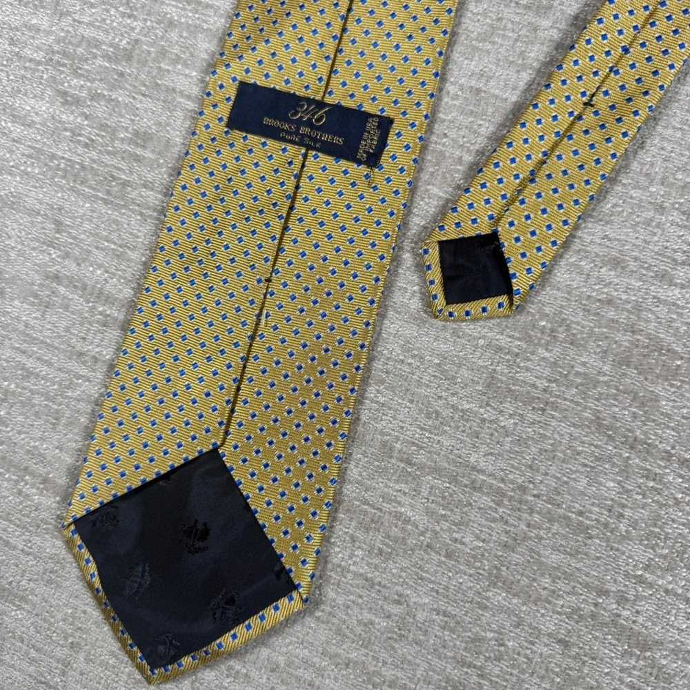 Brooks‎ Brothers Necktie Mens OS Gold Geometric Diamond Pure Silk 346